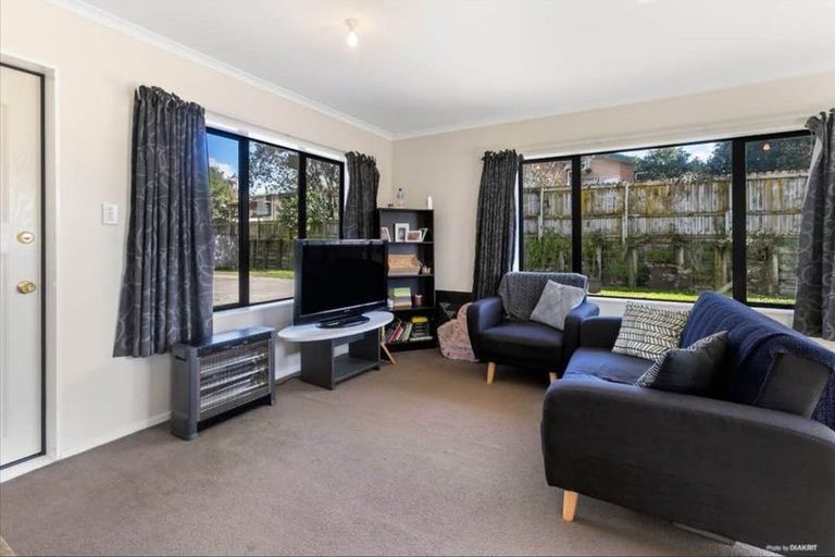 Photo of property in 15 Kaimoana Street, Weymouth, Auckland, 2103