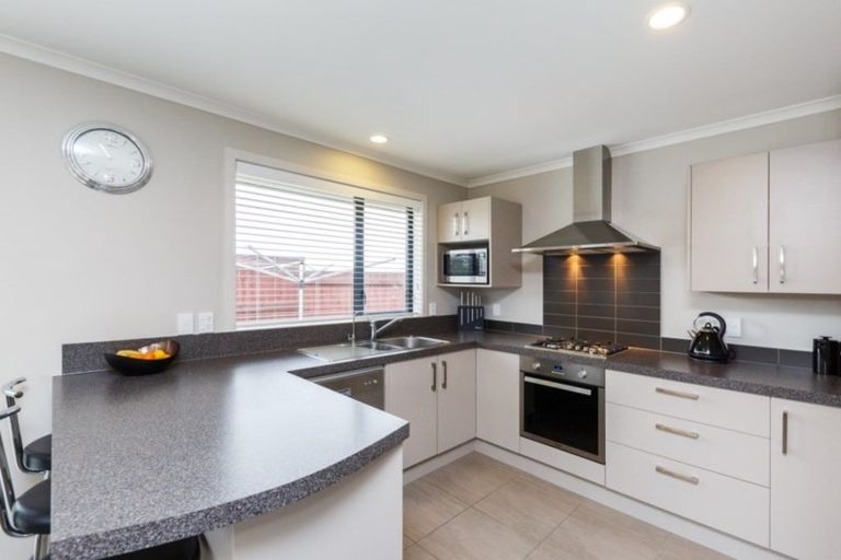 Photo of property in 4 Levi Place, Kelvin Grove, Palmerston North, 4414