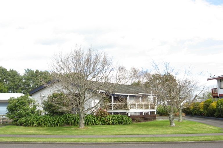Photo of property in 58 Branch Road, Highlands Park, New Plymouth, 4312