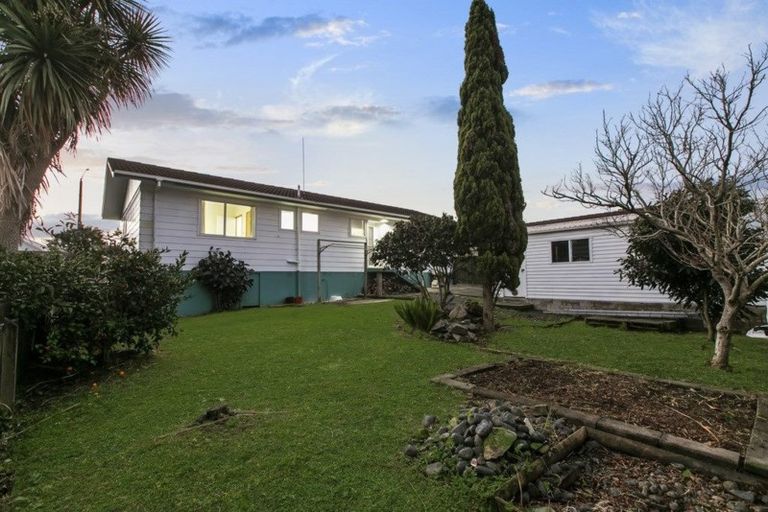 Photo of property in 2c Youngs Road, Papakura, 2110