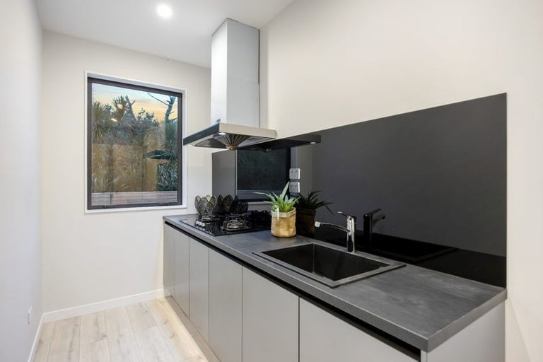Photo of property in 10 Kina Place, Long Bay, Auckland, 0630