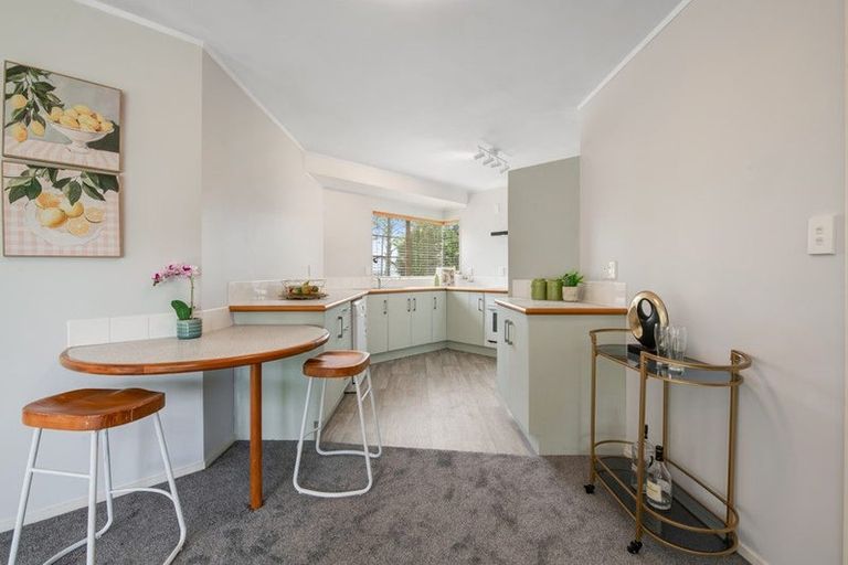 Photo of property in 8 Godwin Court, Unsworth Heights, Auckland, 0632