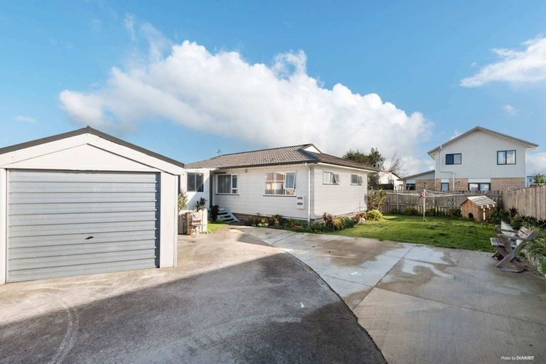Photo of property in 49 Dungarvon Place, Clendon Park, Auckland, 2103