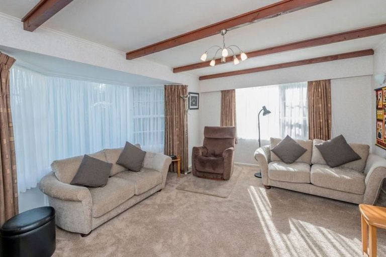 Photo of property in 6 Paretai Grove, Waikanae, 5036