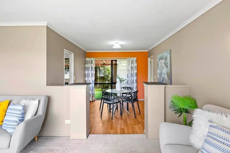 Photo of property in 19 Reybert Place, Massey, Auckland, 0614