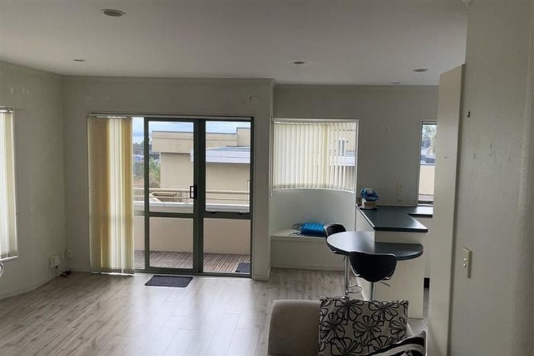 Photo of property in 2/41 Macleans Road, Bucklands Beach, Auckland, 2014