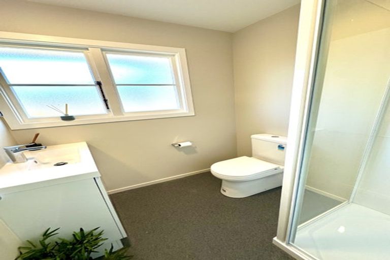 Photo of property in 11 Solway Avenue, Ilam, Christchurch, 8041