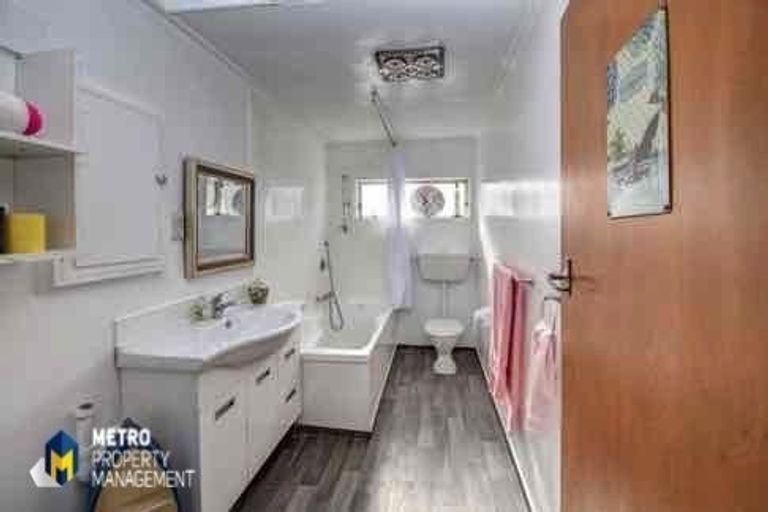 Photo of property in 1 Kowhai Street, Ravensbourne, Dunedin, 9022