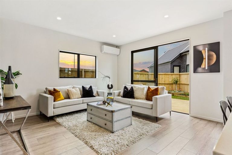 Photo of property in 19 Konoba Avenue, Kumeu, 0810