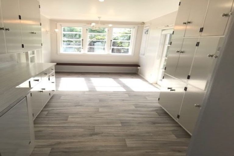 Photo of property in 27 Hautana Square, Woburn, Lower Hutt, 5010