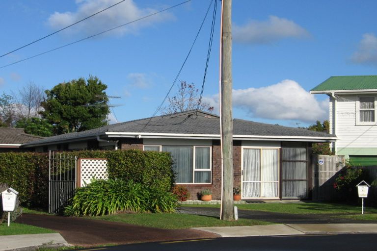Photo of property in 2/11 Melanie Place, Orewa, 0931