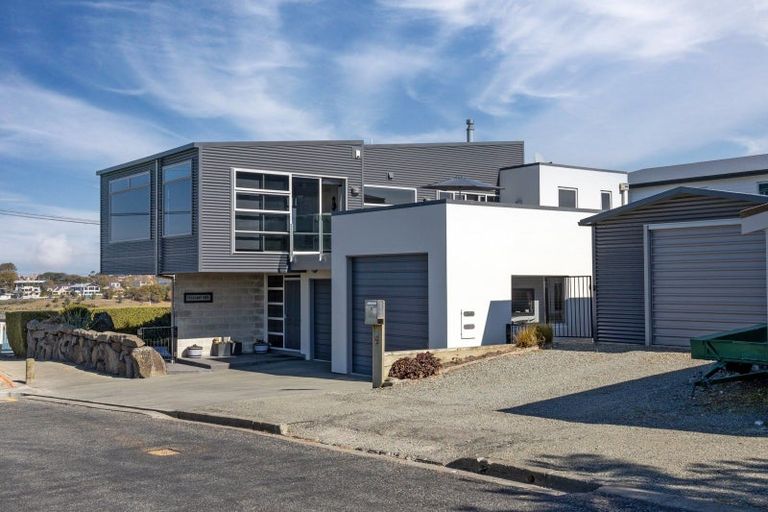 Photo of property in 2 Moore Street, Waimataitai, Timaru, 7910