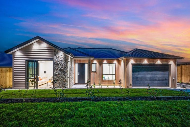 Photo of property in 7 Awa Avenue, Helensville, 0800