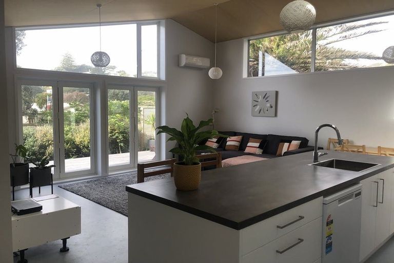 Photo of property in 80 The Parade, Paekakariki, 5034