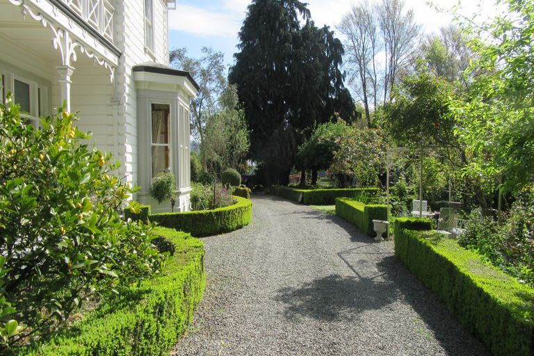 Photo of property in Belvoir House, 169 Mcnamaras Road, Waimate, 7979