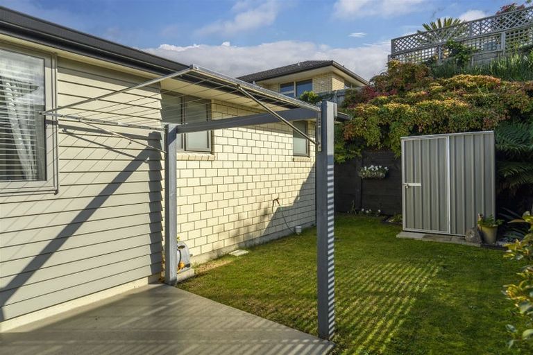 Photo of property in Waterview Estate, 6/4 Greystone Place, Omokoroa, 3114