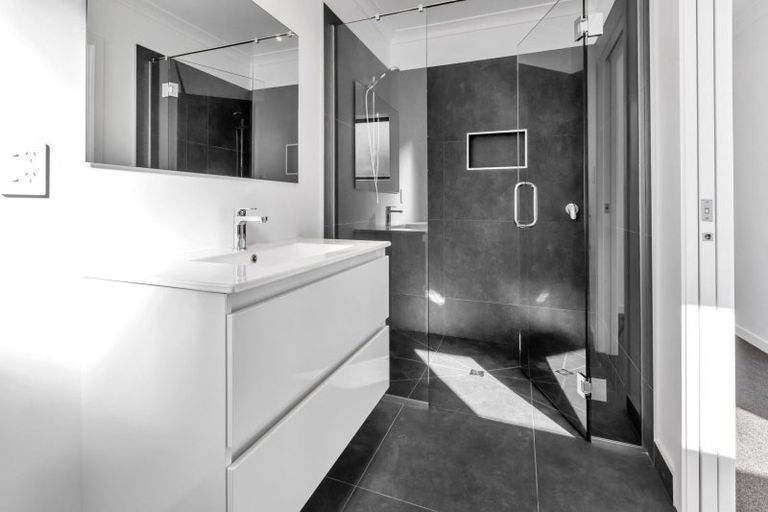 Photo of property in 12 Taurangawaka Road, One Tree Point, 0118