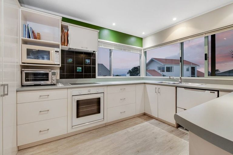 Photo of property in 894 Whangaparaoa Road, Manly, Whangaparaoa, 0930