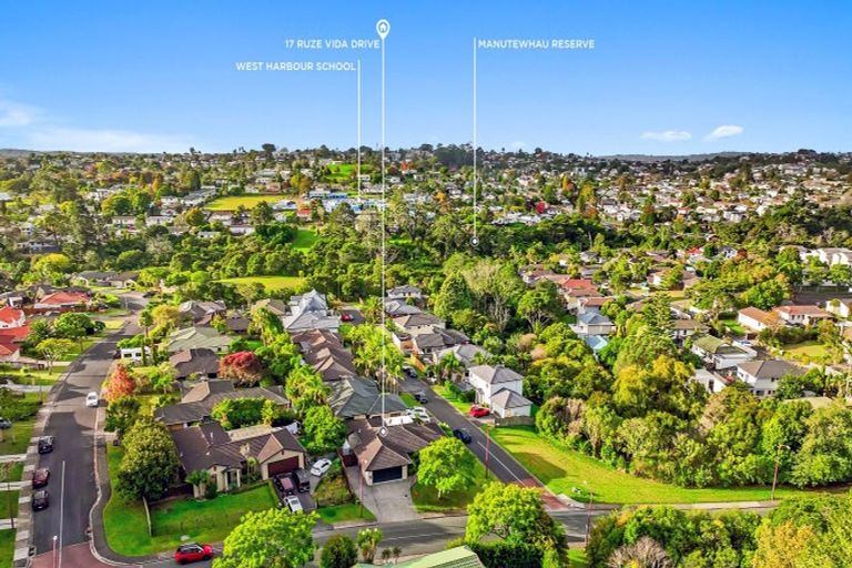 Photo of property in 17 Ruze Vida Drive, Massey, Auckland, 0614