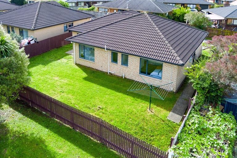 Photo of property in 9 Woodbank Drive, Glen Eden, Auckland, 0602