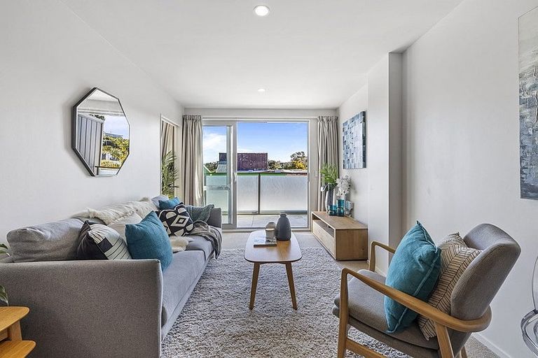 Photo of property in Bay Palms Apartments, 11/30e Bute Road, Browns Bay, Auckland, 0630