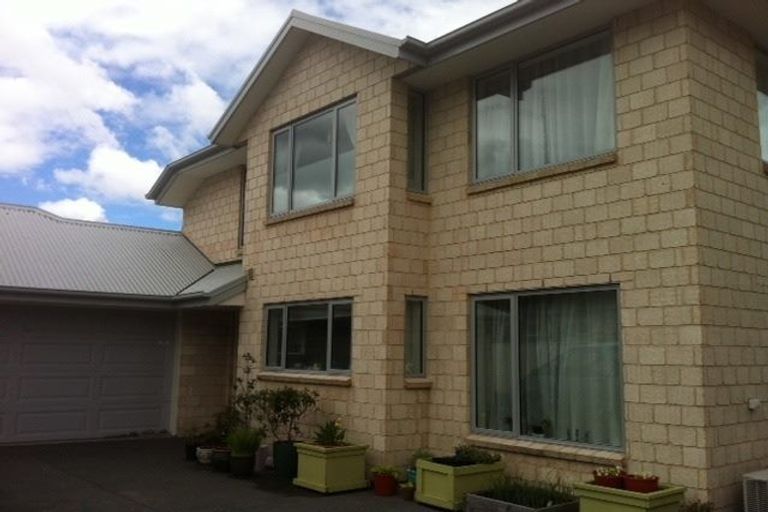 Photo of property in 207a Memorial Avenue, Burnside, Christchurch, 8053