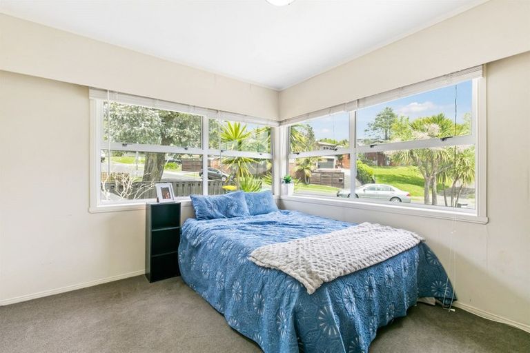 Photo of property in 1/11 Charles Dickens Drive, Mellons Bay, Auckland, 2014