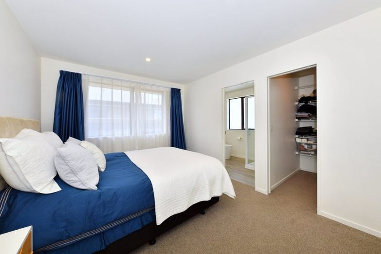 Photo of property in 10 Fairbairn Close, Halswell, Christchurch, 8025