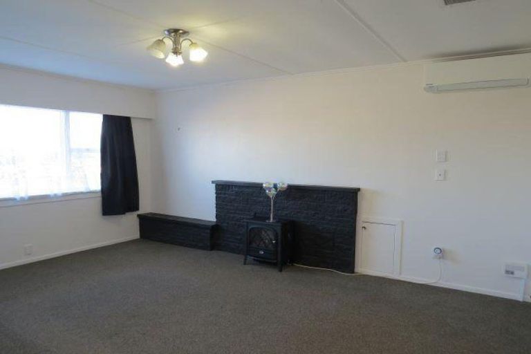 Photo of property in 15 Scott Street, Moturoa, New Plymouth, 4310