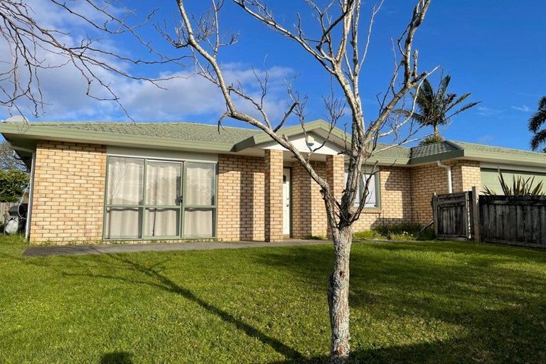 Photo of property in 2 Greenberry Drive, Ranui, Auckland, 0612