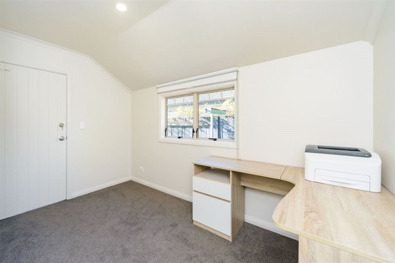 Photo of property in 5 Montana Way, Milson, Palmerston North, 4414