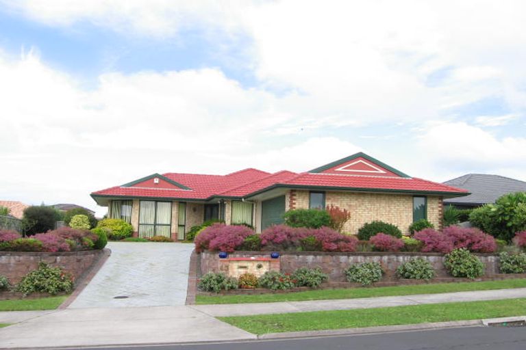 Photo of property in 43 Chadlington Avenue, Henderson, Auckland, 0612