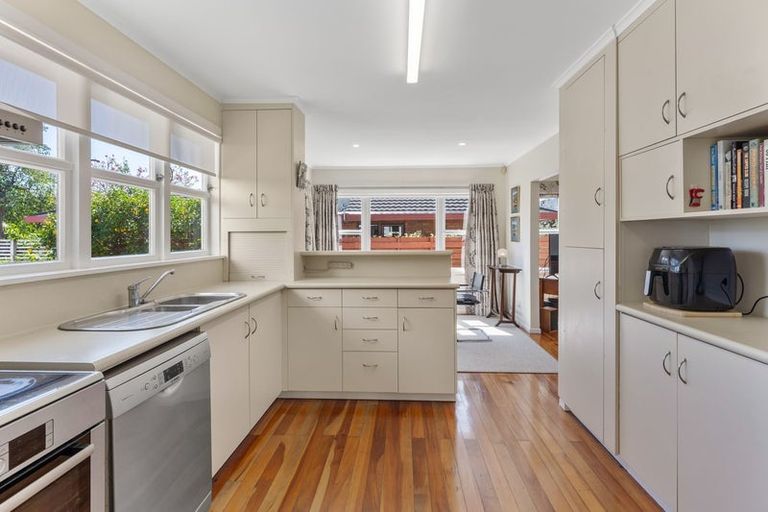 Photo of property in 17 Rata Street, Waikanae, 5036