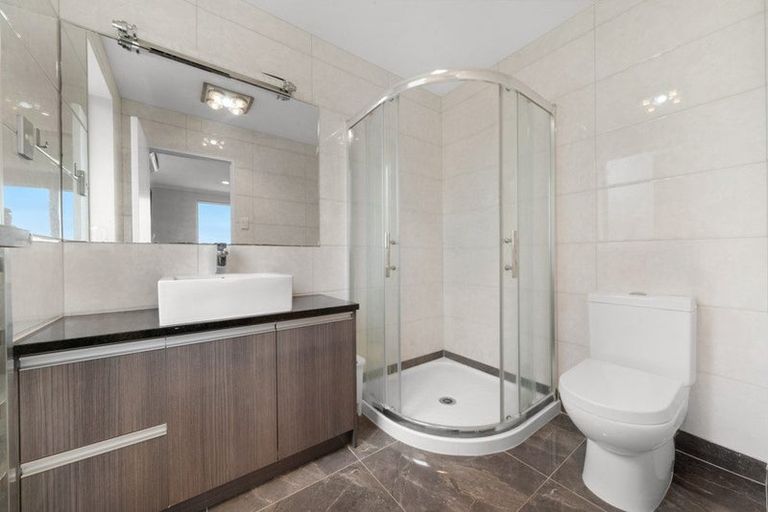 Photo of property in 51 Mt Lebanon Crescent, The Gardens, Auckland, 2105