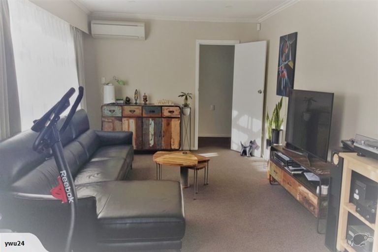 Photo of property in 129 Warren Crescent, Hillmorton, Christchurch, 8025