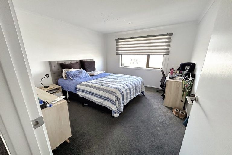 Photo of property in 26 Sardinia Grove, Fitzherbert, Palmerston North, 4410