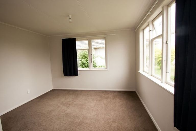 Photo of property in 2 Butler Place, Fairfield, Hamilton, 3214