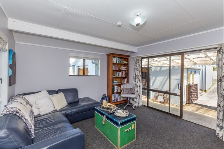 Photo of property in 6 Ruanui Street, Himatangi Beach, Foxton, 4891