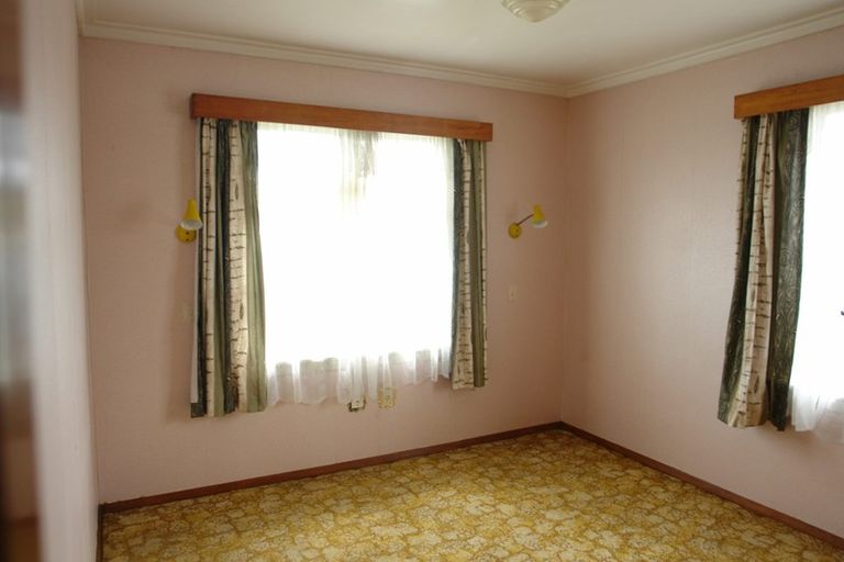 Photo of property in 28 Cambridge Street, Patea, 4520