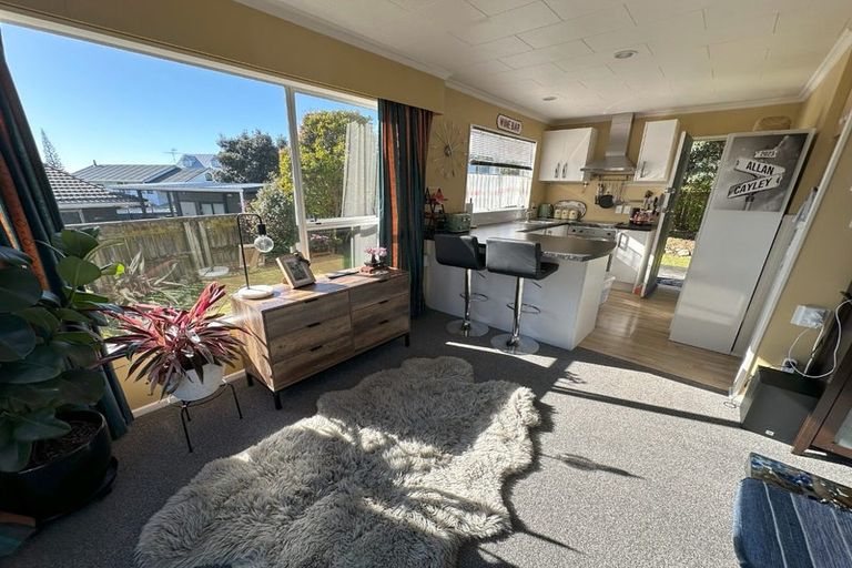 Photo of property in 8 Campion Road, Waikanae Beach, Waikanae, 5036