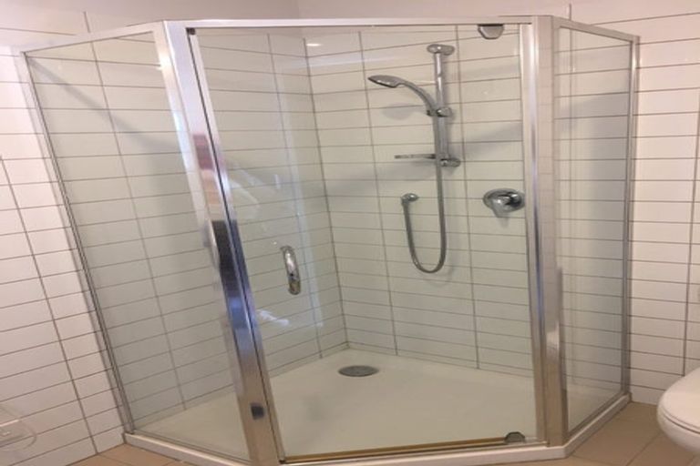 Photo of property in Bella Vista, 3g/84 Gunner Drive, Te Atatu Peninsula, Auckland, 0610