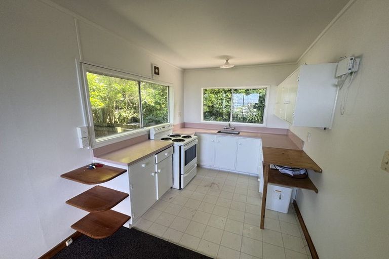 Photo of property in 13-13a Espin Crescent, Karori, Wellington, 6012