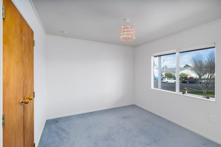 Photo of property in 26 Heta Road, Highlands Park, New Plymouth, 4312