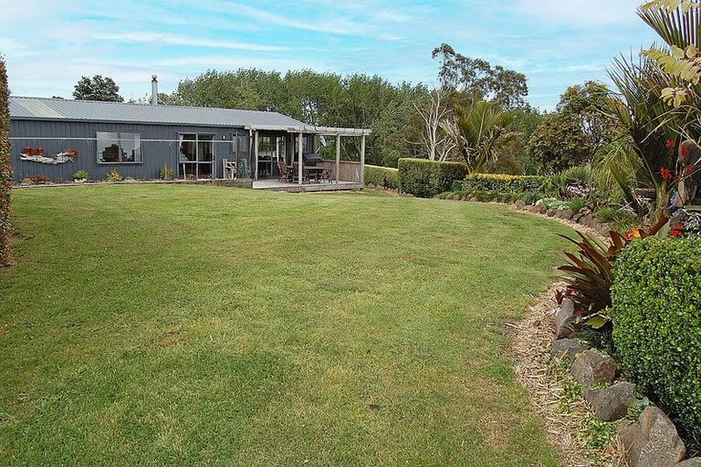 Photo of property in 1104 Oneriri Road, Kaiwaka, 0573