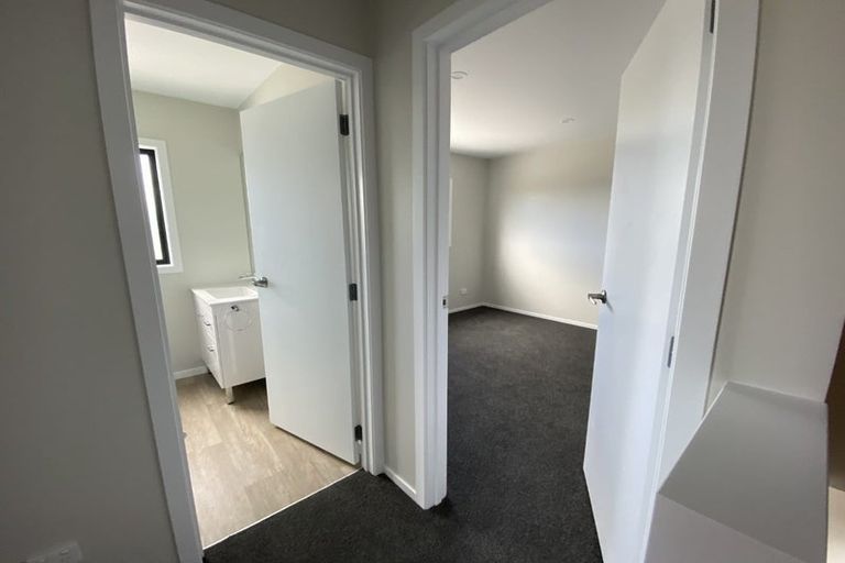 Photo of property in 1/125b Metcalfe Road, Ranui, Auckland, 0612