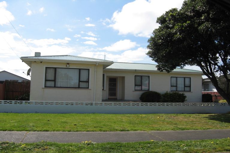 Photo of property in 10 Laird Street, Castlecliff, Whanganui, 4501