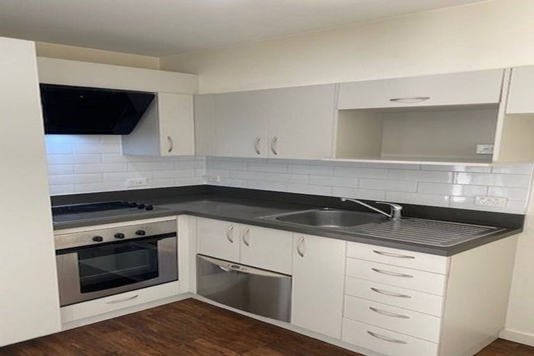 Photo of property in 28/30 Mathesons Road, Phillipstown, Christchurch, 8011