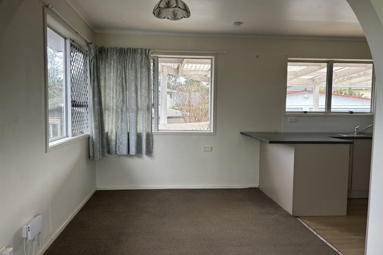 Photo of property in 5 Crosby Road, West Harbour, Auckland, 0618