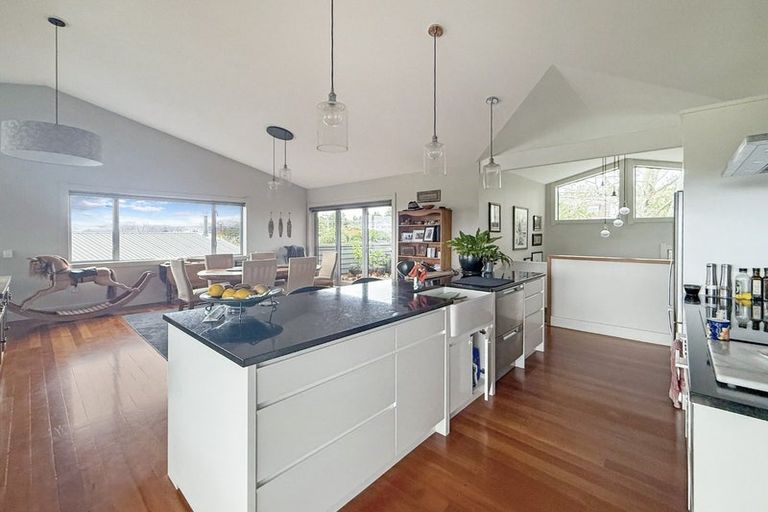 Photo of property in 1/65 Chesham Avenue, Waipahihi, Taupo, 3330