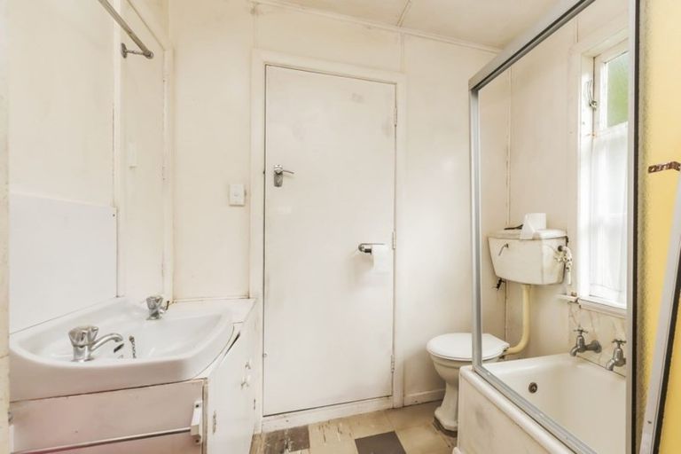 Photo of property in 34 Volga Street, Island Bay, Wellington, 6023